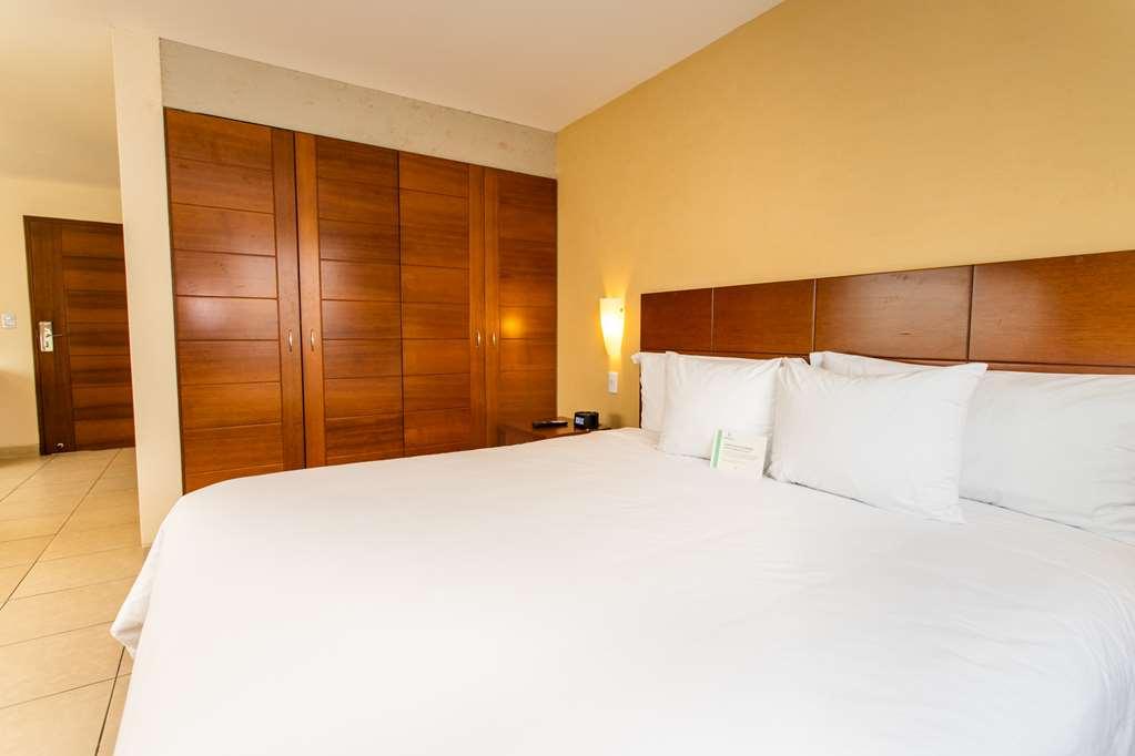 Wyndham Costa Del Sol Pucallpa Szoba fotó A bedroom at the hotel