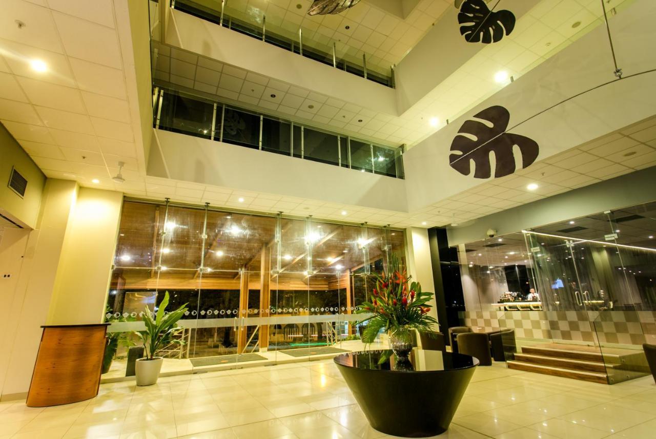 Wyndham Costa Del Sol Pucallpa Kültér fotó Lobby