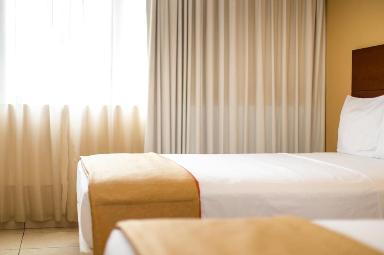 Wyndham Costa Del Sol Pucallpa Kültér fotó A room at the hotel